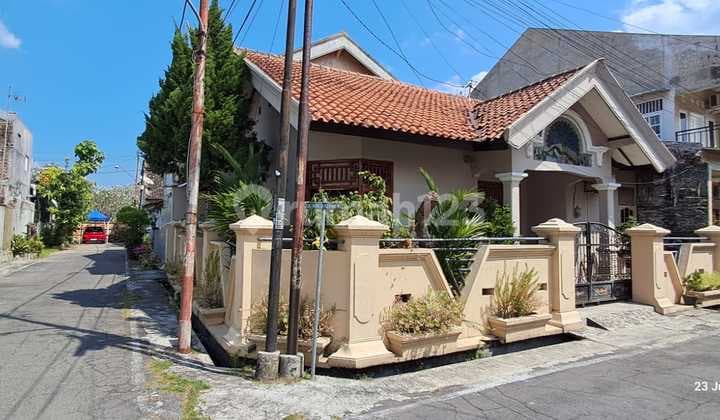 Jual Rumah Hook Tanah Luas Siap Huni Harga Murah Lokasi Kartasura