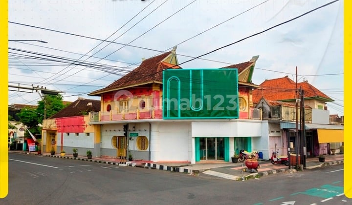 2-Story House Premium Location in Central Klaten City Suitable for Business