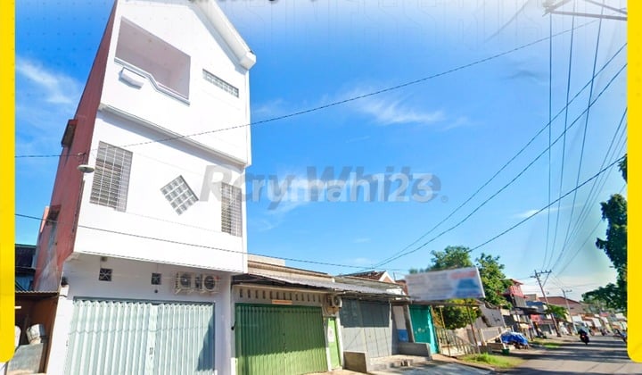 For Rent Shop House on Gotong Royong Street, Jebres