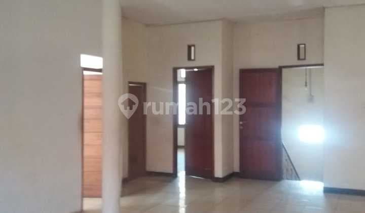 Rumah Luas Strategis Cocok untuk Kantor Siap Pakai di Terusan Ibrahim Adjie Bandung
