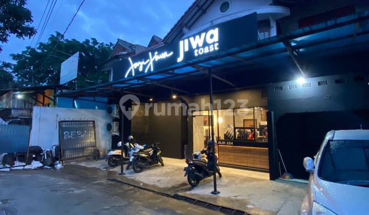Rumah Luas Nyaman Strategis Siap Huni di Pahlawan Bandung