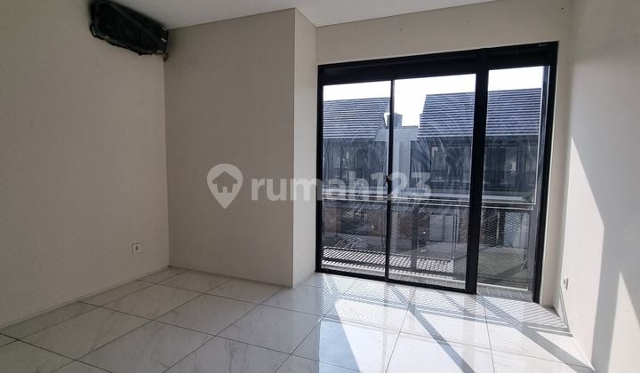 RUMAH BARU 2 LANTAI MINIMALIS MODERN SIAP HUNI DI KOTA BARU PARAHYANGAN KBP BANDUNG