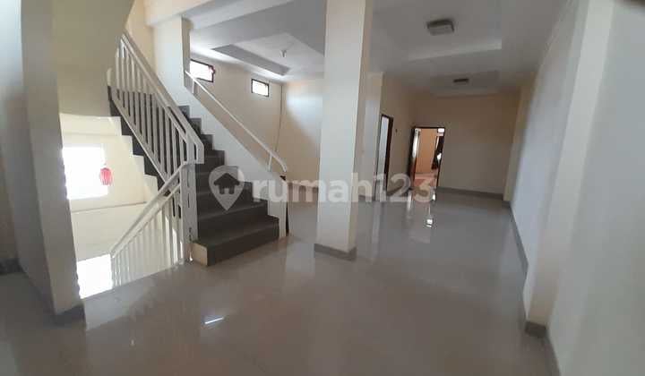 Rumah Minimalis Modern Full Furnished 3 Lantai Siap Huni di Sayap Pajajaran Bandung