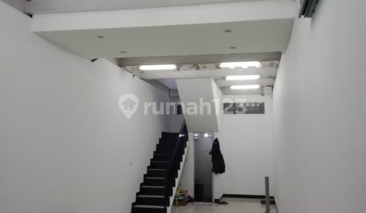Disewakan Ruko Strategis 2,5 Lantai Cocok untuk Segala Usaha di Cimahi Bandung