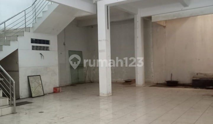Disewakan Ruko 2,5 Lantai Strategis Cocok untuk Usaha Siap Pakai di Cimahi Bandung