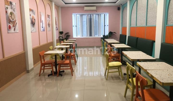 Disewakan Ruko 3 Lantai Cocok untuk Usaha Kuliner Siap Pakai di Setrasari Bandung