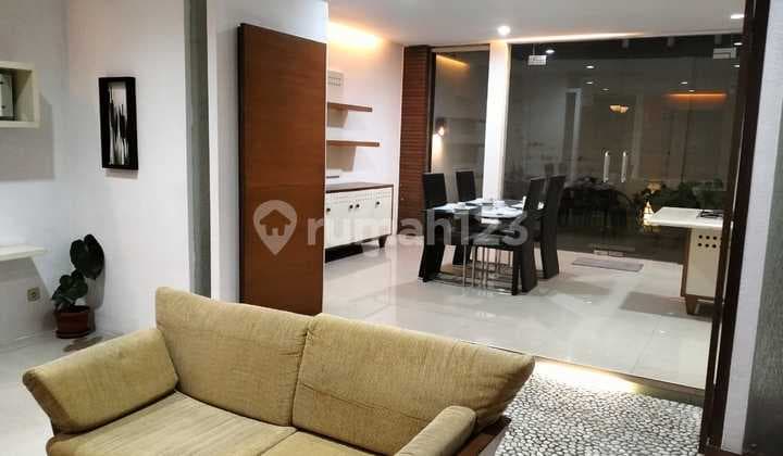 Rumah Asri Terawat 2 Lantai Full Furnished Lingkungan Nyaman Siap Huni di Town House Beverly Dago Bandung