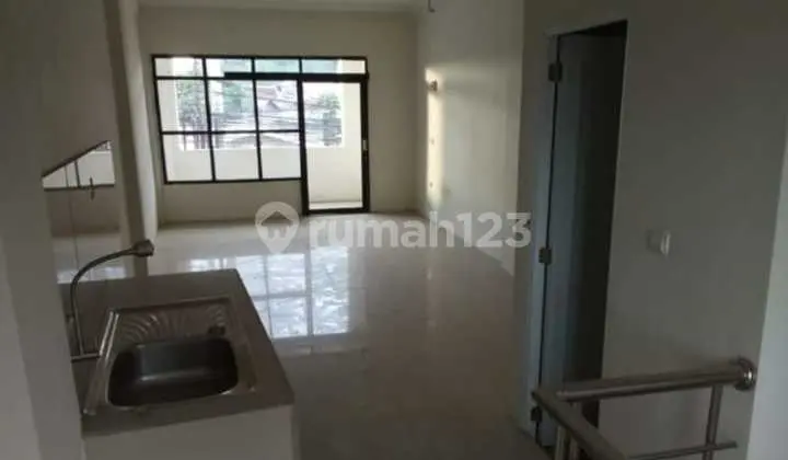 Ruko Tagog 2 Lantai Strategis Siap Pakai di Raya Purwakarta Padalarang