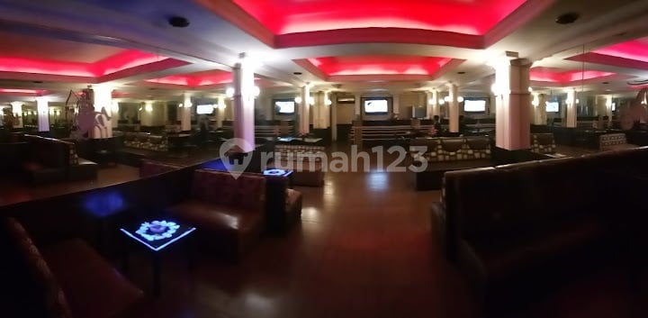 Ruko Rendeng 4,5 Lantai Cocok untuk Kostan Lokasi Ramai di Setrasari Mall Bandung