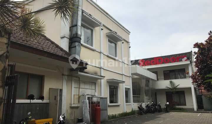 Hotel Luas 2 Lantai Lokasi Ramai Strategis Siap Pakai di Cipaganti Bandung