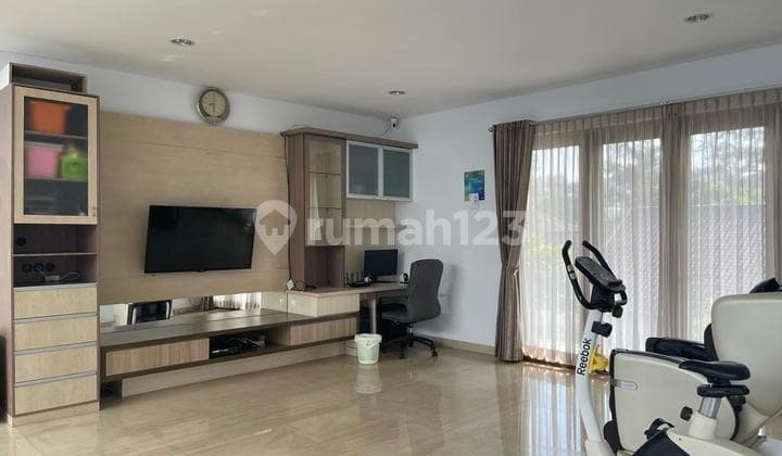 Rumah Mewah 2,5 Lantai Semi Furnished Minimalis Modern Siap Huni di Setrasari Bandung