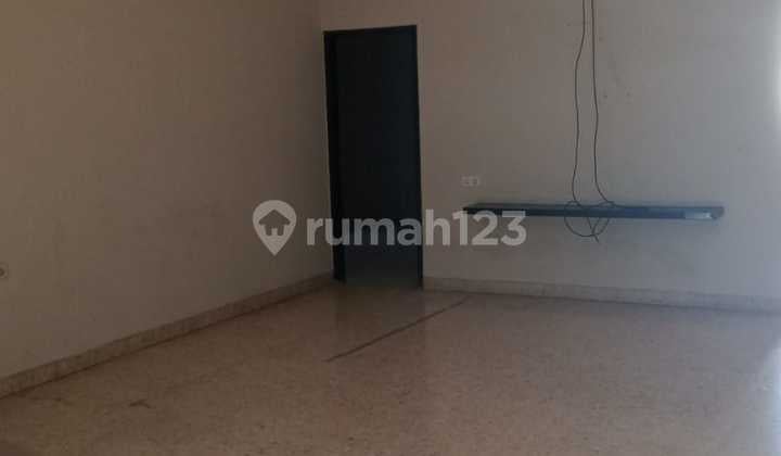 Rumah Luas Nyaman Strategis Siap Huni di Surya Sumantri Bandung