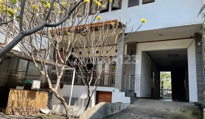 Rumah Nyaman Minimalis Modern 2 Lantai Siap Huni di Ciumbuleuit Bandung