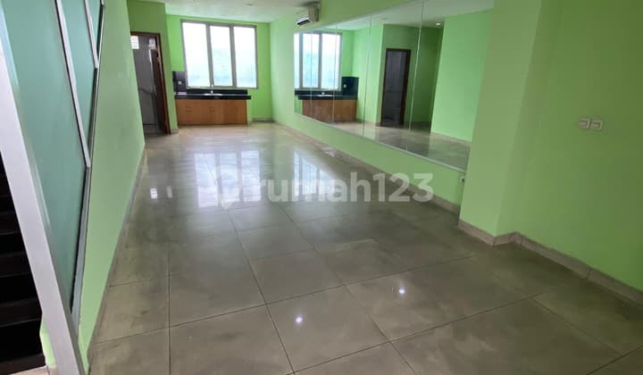 Ruko Luas Strategis 4,5 Lantai Lokasi Ramai Siap Pakai di Istana Pasteur Regency Bandung ,,,,,,