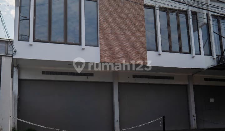 Ruko Ramai Strategis 2 Lantai Siap Pakai di Gunung Batu Bandung