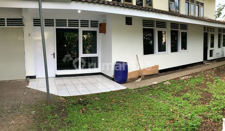 Rumah Luas Nyaman Terawat Siap Huni di Babakan Jeruk Bandung