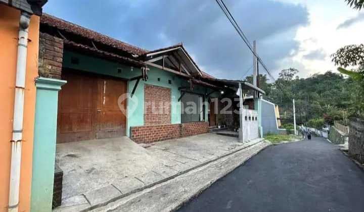 RUMAH LUAS NYAMAN 5 LANTAI SIAP HUNI DI PADASUKA BANDUNG