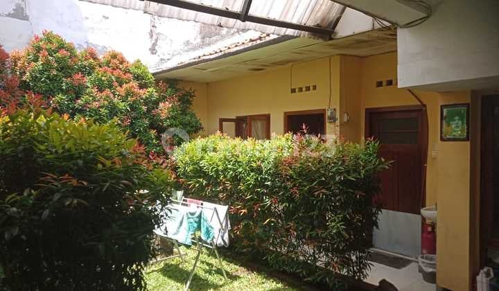 Rumah Bagus Strategis 1,5 Lantai Tengah Kota Siap Huni di Sayap Braga Bandung