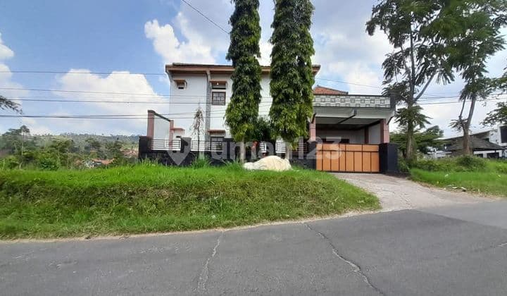 Rumah Luas 2 Lantai Lingkungan Nyaman Siap Huni di Ciparay Bandung