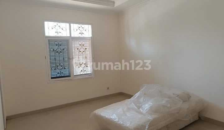 Rumah Idaman 2 Lantai Mewah Hook Lingkungan Nyaman Siap Huni di Singgasana Pradana Bandung