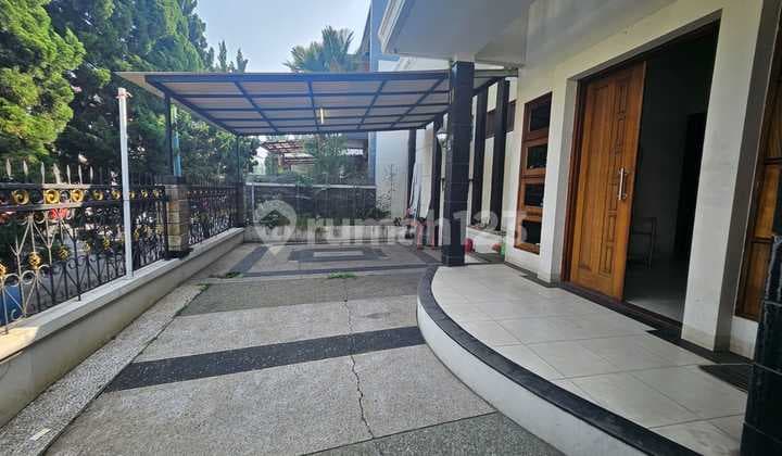 Rumah Luas Bagus Minimalis Modern Siap Huni di Mainroad Singgasana Pradana Bandung