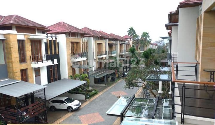 Rumah Bagus Minimalis Modern 3 Lantai Nyaman Strategis Siap Huni di Town House Bale Pakuan Bandung