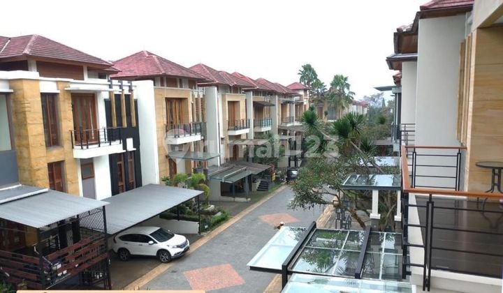 Rumah Bagus Minimalis Modern 3 Lantai Nyaman Strategis Siap Huni di Town House Bale Pakuan Bandung
