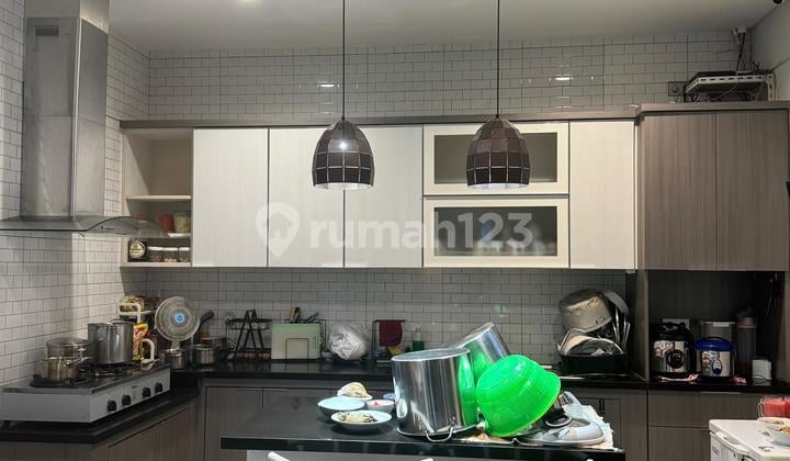 Rumah Minimalis Bangunan Tropical Full Furnished Siap Huni di Sayap Gatot Subroto Bandung