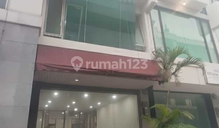 Ruko 31/2 Lantai Di Komplek Galeri Niaga Mediterania Jakarta Utara Siap Huni