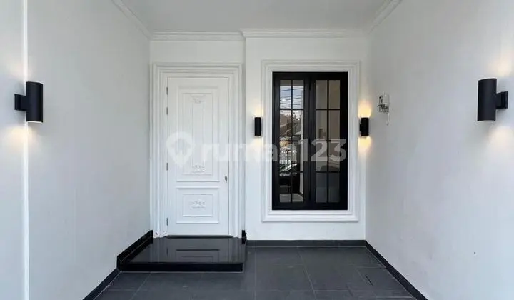 Rumah Keren Minimalis Siap Huni Style American Classic di Jakarta Barat