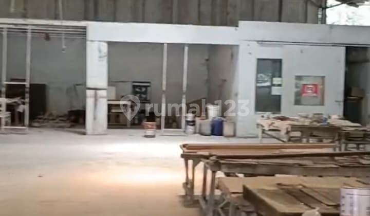 Gudang Salatiga Dijual. Gudang Besar 9000M² . Luas Tanah 13.000 M² (1,3 Ha) Akses Tronton , Tempat Komersiil