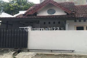 Nice House with Certificate Leased in West Semarang, Near Airport, Near Harbor, Near Toll Exit, Near Mall.