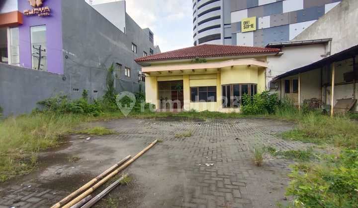 Disewakan Ruang Usaha di Tengah Kota Semarang. Lt 845 M². Luas Kantor 300M². Luas Gudang 330M². Luas Tempat Parkir 365M². Tempat Komersiaal.