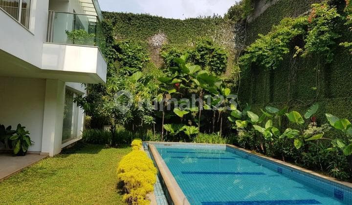 Rumah Mewah di Tengah Kota Area Simprug Golf Jaksel