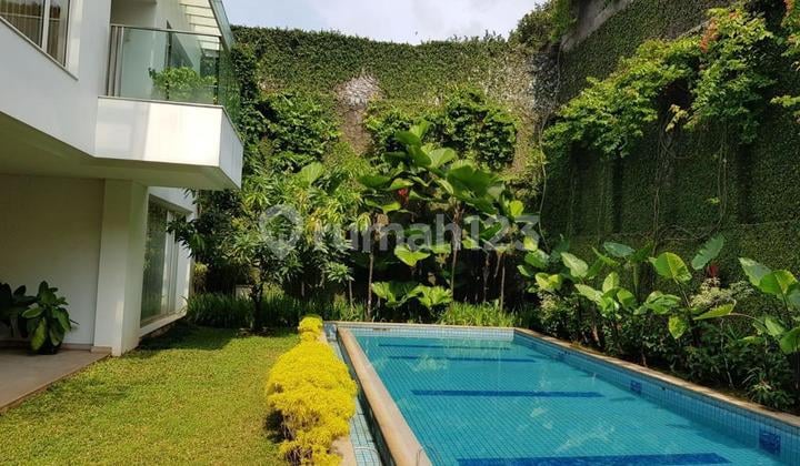 Rumah Mewah di Tengah Kota Area Simprug Golf Jaksel