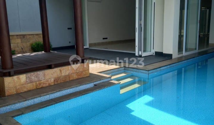 Elevent Townhouse Luxurious Strategic Location in West Pejaten