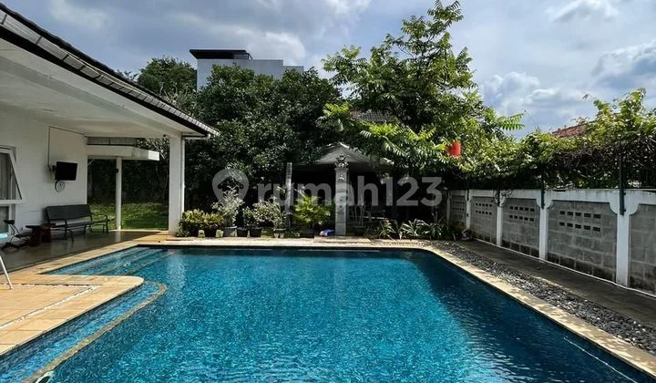 Rumah Lama Bagus Dengan S Pool Siap Huni Di Kemang