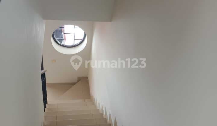 Disewakan Rumah Rapih Baru Dicat Ulang East Asia Green Lake City