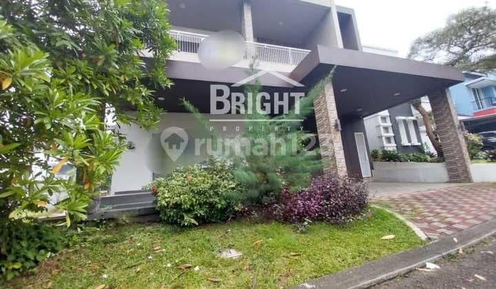 Rumah Besar Posisi Hoek Di The Green Bsd