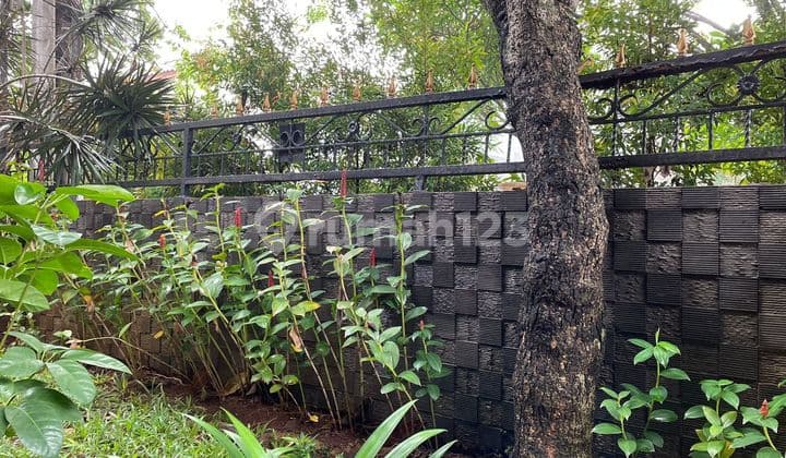 Di Jual Rumah Bagus 2 Lt. Di Jalan Maleo Bintaro Sek 9