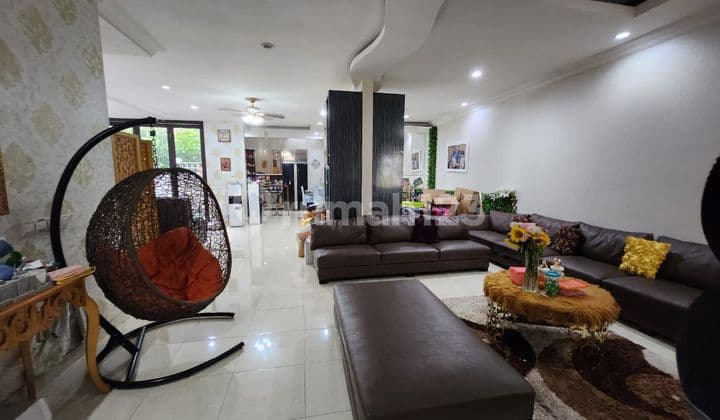 For Sale Beautiful Move-In Ready 2-Story House in The Green BSD