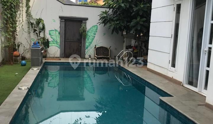 Di Jual Rumah Mewah Dengan Kolam Renang Bintaro Sektor 3