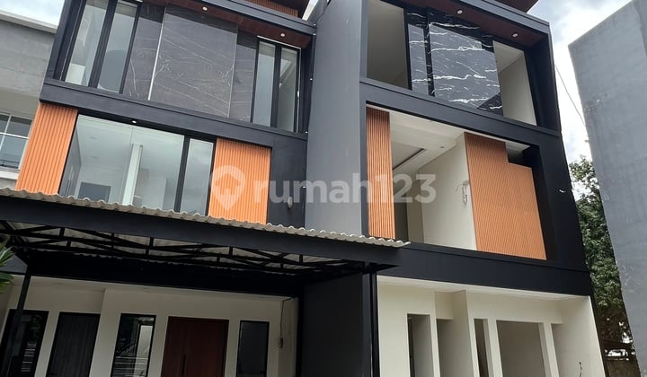 Dijual Townhouse Mewah dan Modern di Cilandak