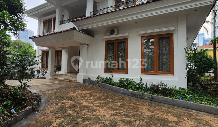 Di Bawah Njop Rumah Mewah Mega Kuningan
