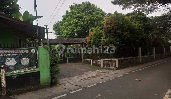 Rumah Klasik dengan Tanah Luas di Lebak Bulus Cilandak