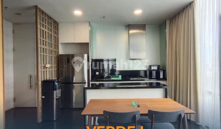 Dijual 3 Bedroom Apartemen Verde 1 Semi Furnished Bagus