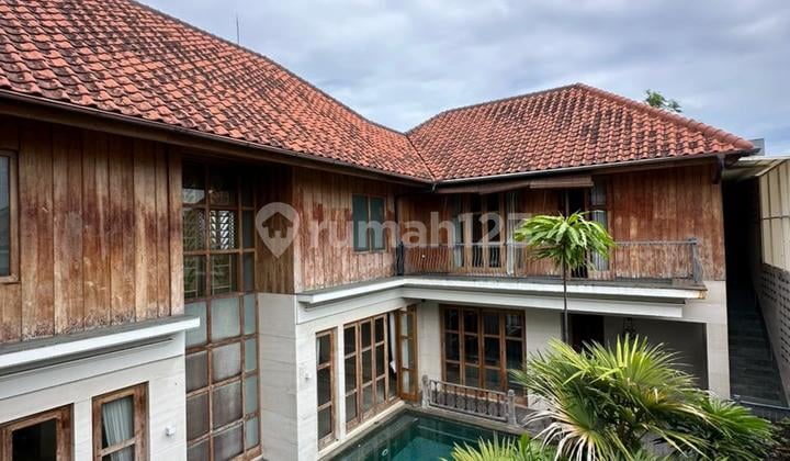 Kemang Exclusive House 2 Lantai - LT 750 m², LB 600 m, Pool & SHM, Harga Nego