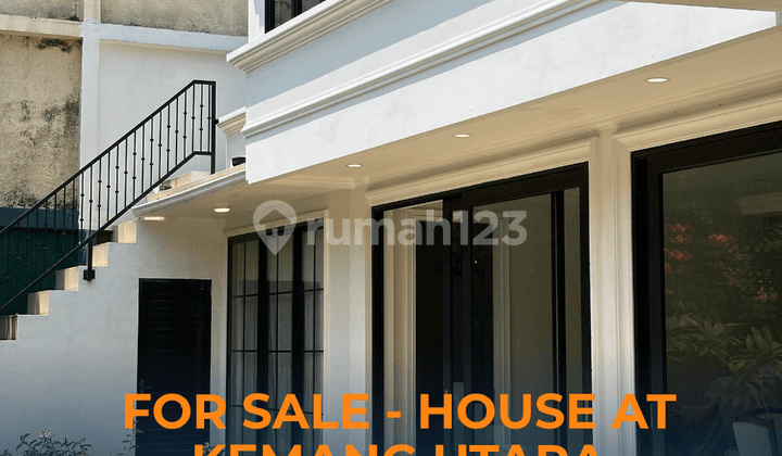 Turun Harga!!!! Dijual Rumah di Kemang Utara