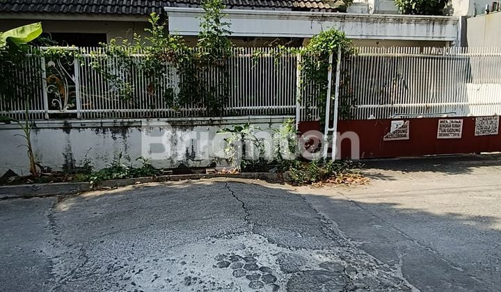 Hitung Tanah Saja Rumah Greenville, Dekat Tanjung Duren Jakarta Barat Lebar 12, Shm