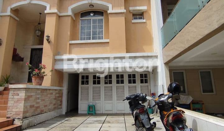 RUMAH MEWAH di PIK 1 CLUSTER CENDANA